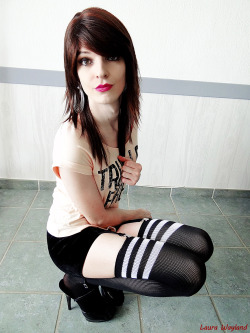 lauratgirl:  En mode : Tgirl SockerEtsy : https://www.etsy.com/fr/shop/CharmOLatexFlickr : https://www.flickr.com/photos/lauracdgirl/Fetlife : https://fetlife.com/users/3316555