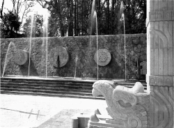 unavidamoderna:  Fuente de Tláloc y cascada, Plaza Civica, Unidad Independencia, San Jerónimo Lídice, México, DF 1960 Arqs. Alejandro Prieto Posadas y José María Gutiérrez Trujillo Tlaloc fountain and waterfall, Civic Plaza, Unidad Independencia,