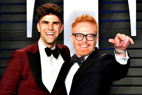 ilovetvshowscharacters:Jesse Tyler Ferguson and his husband Justin Mikita attend the 2018 Vanity Fair Oscar Party hosted by Radhika Jones at Wallis Annenberg Center for the Performing Arts on March 4, 2018 in Beverly Hills, California.