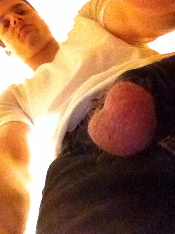 cockinyourface:  NEW SUBMISSION! Kik me @ theinyourfaceblog or email me @ theinyourfaceblog@gmail.com