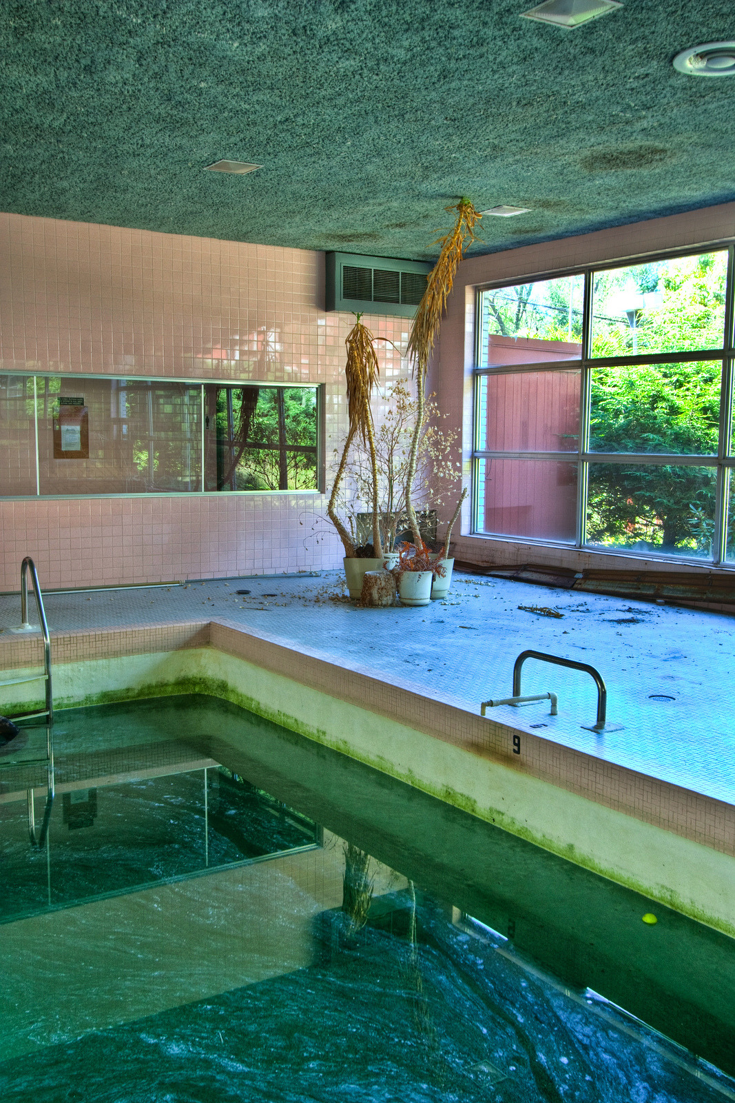 sockdip:  abandoned-playgrounds:  Penn Hills Resort - Penn Hills Resort began in
