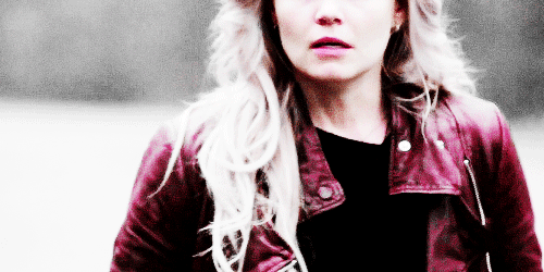 swanscaptn: Darkness is a funny thing… It c r e e p s up in you.