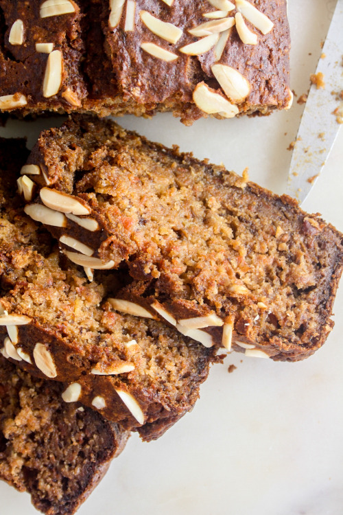 fullcravings:Carrot Cake with Oats and Almonds