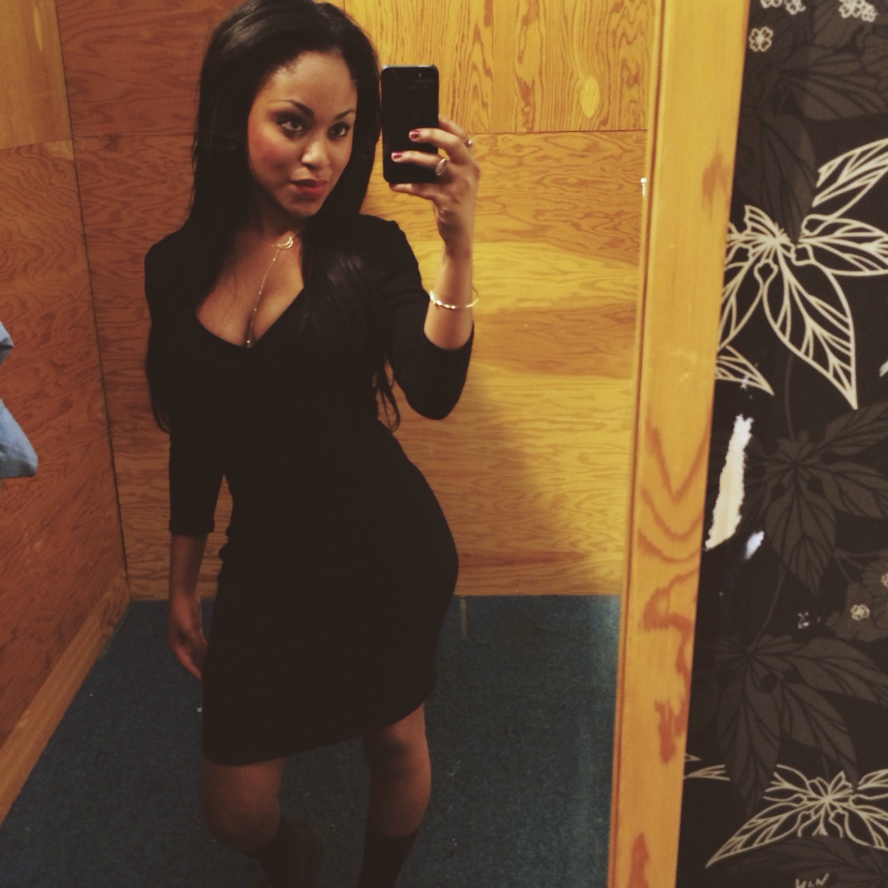 jaiking:  lunaxcel:  Found my Morticia Addams dress. Almost prepared for Halloween.