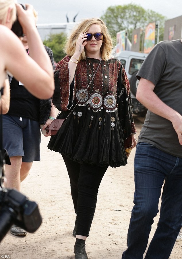 adoreyouadele:  Adele and Simon’s new photo in Glastonbury Festival.