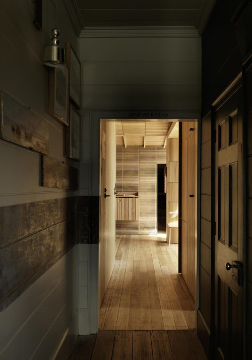 remash:  captain kelly’s cottage ~ john wardle architects | photos © trevor mein