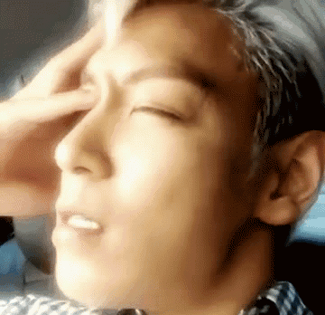 yabaikang:  Choi relaxing time in the car