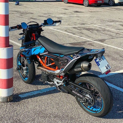 Kundenfoto @veoxys customer photo - KTM SMCR 690 - &ldquo;SUPERMOTO&rdquo; Design in light blue by w