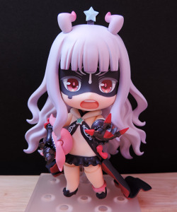 chachaprincey:  i got this lady venera nendo a while ago but didnt have a chance to take photos….until now!! i love my loli overlord 