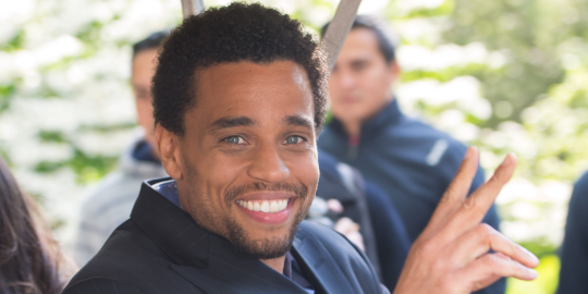 words-writ-in-starlight: missymalice:  spxceselkie:  anyway!!!! allow me to present michael ealy as clark kent: he’s got the baby blues: he’s got the great smile: he’s a dork: here he is in glasses: pls imagine this face directed at lois lane: and