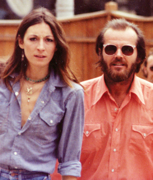 cinemamonamour:  Anjelica Huston and her then boyfriend, Jack Nicholson, at Telluride Film Festival in 1975, when the actor was lauded for “being perfectly attuned to the mystic vibrations of a particular period.”  My man Jack