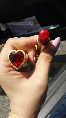 gelatinadeleche:  Went back for the YSL lipstick. Doesn’t this look like it was made with Sailor Mars in mind?  