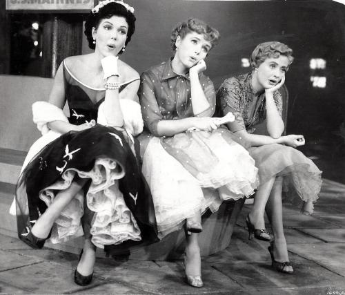  “She wanted to be with Carrie.” - Todd FisherR.I.P. Miss Debbie Reynolds…our Princess has le