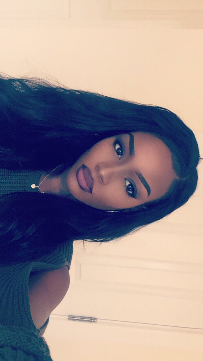 fashionistasrus:  Twitter: bekkahldn