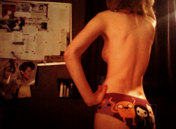 dahliafemme:  You can kinda see my back dimples
