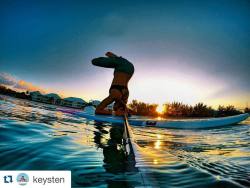 Tag a friend who wants to go to Grand Cayman and do headstands with Kiristen. #Repost @keysten
・・・
Started my day with glassy waters, and a sunrise 🌅 #namaste #sup #paddleboarding #standuppaddle #paddleboard #beautiful #beach #ocean #happyplace...