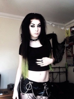 creepsvillecentral666:  Today’s outfit
