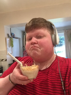 bearcubjay:  Tiny bowl of cereal is tiny! The normal bowls are in the dish washer so…. Small bowl of cereal lol  