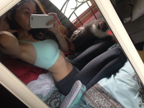 XXX cummbunny:  dirty mirror and work out clothes photo