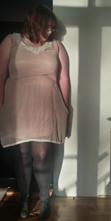 lovethechub: Pretty happy in pink.