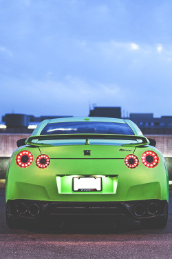 supercars-photography:  Green GT-R 