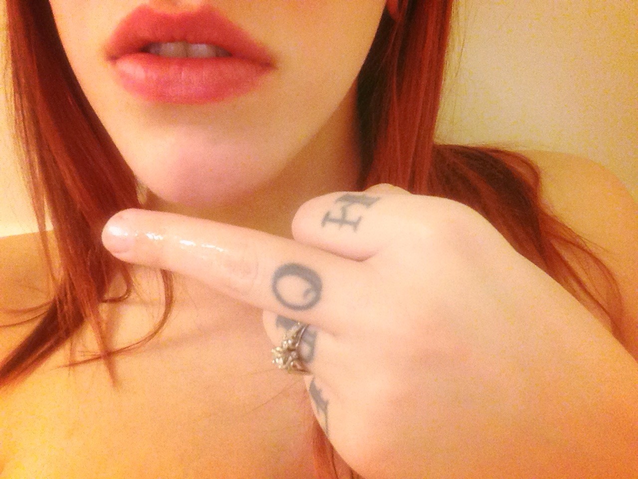 hopeless37:  To the lovely anons trying to get me to delete my blog 💋