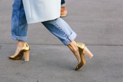 topshop:  We’re walking on sunshine in these golden heels. 