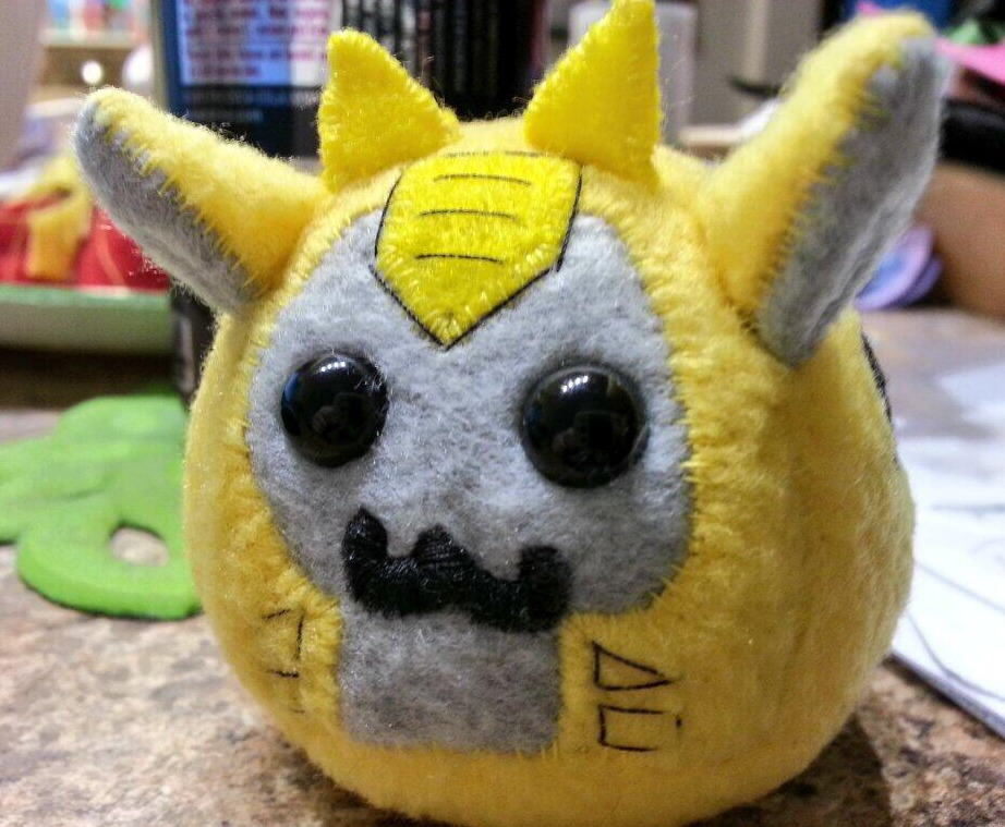 callykarishokka:  CONVENTION PUGGLE.  ~ It’s a bee it’s a bee it’s a little