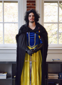 tastefullyoffensive:  Jon Snow White (via mankardo)