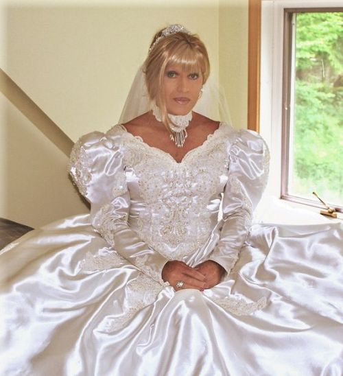 pantyhose-jill:pantiesaddict: jessica1961: crossdresser-girlfriends: Males That Were Feminized Into 