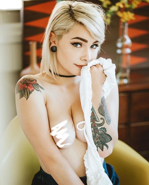 enrapturex:  “Deciduous Buttercup”   Follow me on suicidegirls!