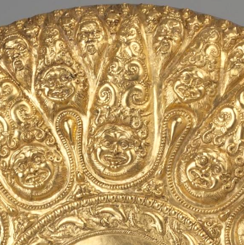archaicwonder:Greek Gold Phiale, Mid-4th Century BCPhiale (libation bowl) decorated with repetitive 