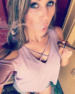 ftbmelanie:Today @grosebennett hung out at @bigstickspaulbuza and I picked up a @tatuajecigars Negociant to smoke on my drive home. This is by far one of my favorite Connecticuts that just recently came out. Notes of sweetness, pepper, and some caramel.