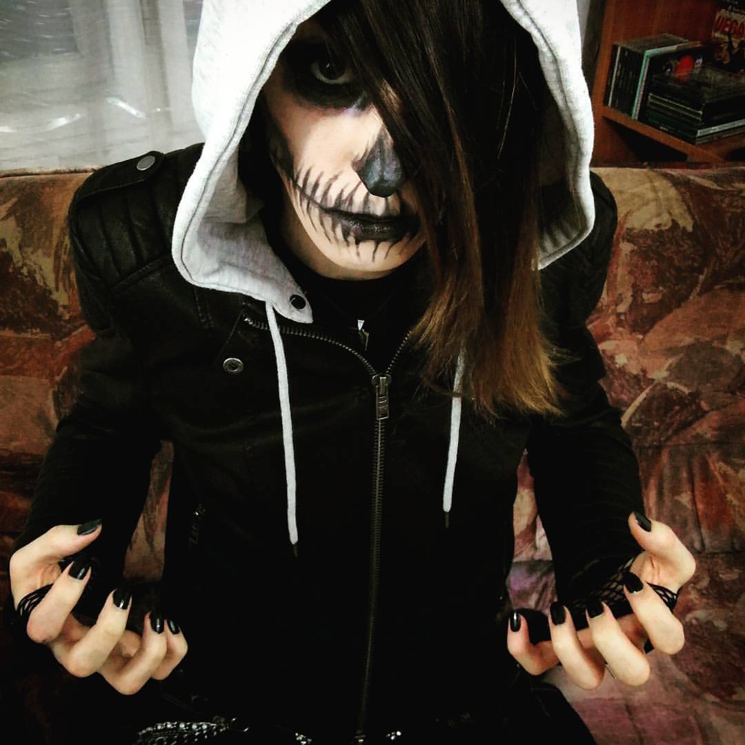 Feel my wrath lol xd  #emo #emogirl #emotrap #goth #gothgirl #rawr #sexy #cute #cool