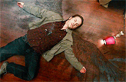 castielstiel:make me choose:  deanwinchesterprays and castiel-has-taken-the-tardis asked: ↳Lucifer o