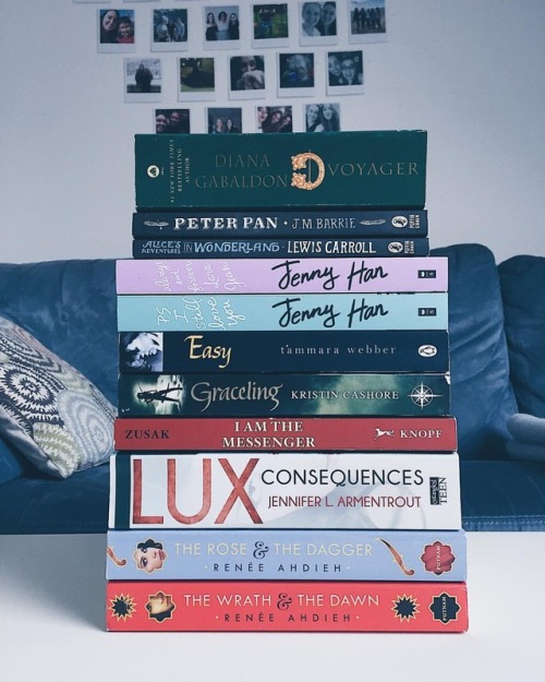 Can you spot any of your favorites? ☺ • This is my black friday/cyber week book haul I&rsqu