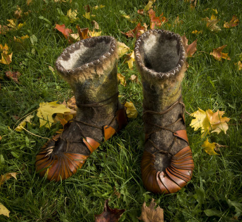 beckoningforest: Wet felt boots with ghille style sandals by Primitve