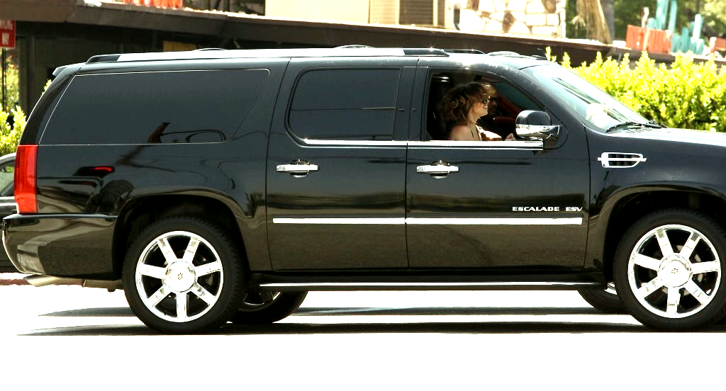 stateoftheartpop:  disneyprincess-high:  gagaroyale:  Gaga spotted yesterday in Los