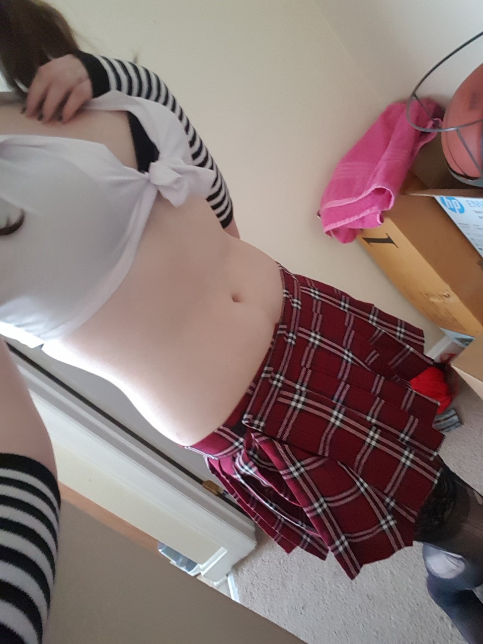 lil-uni:  Come ditch class with me cutie &lt;3