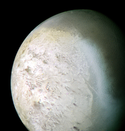 Triton It is the only large moon in the Solar System with a retrograde orbit, an orbit in the direct