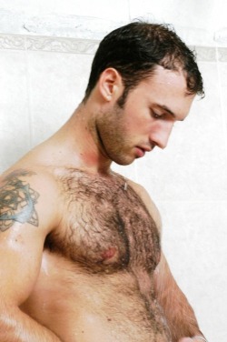 hairy-chests:  http://hairy-chests.tumblr.comR.Big