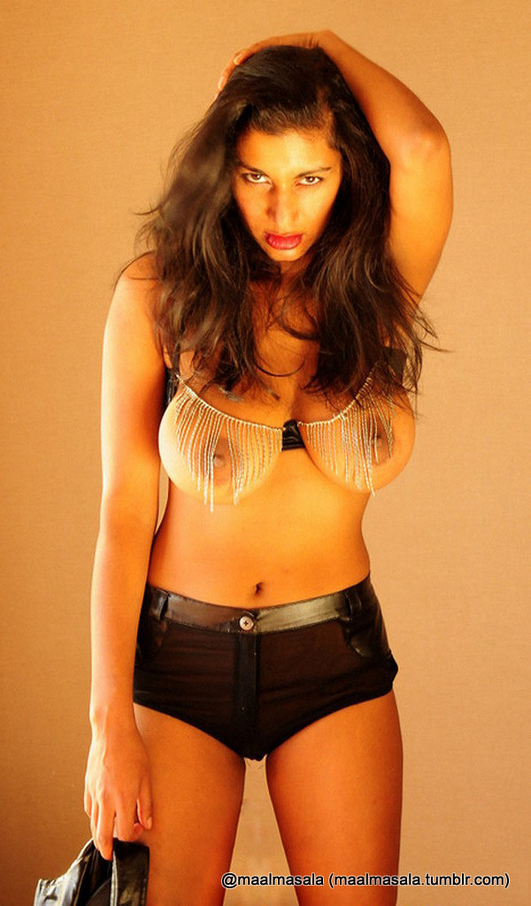 maalmasala:  Carla White aka Dakini - Hottest desi indian origin babe erotic exposure