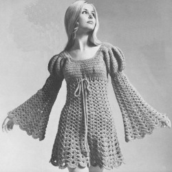 the60sbazaar:  1960s crochet dress 
