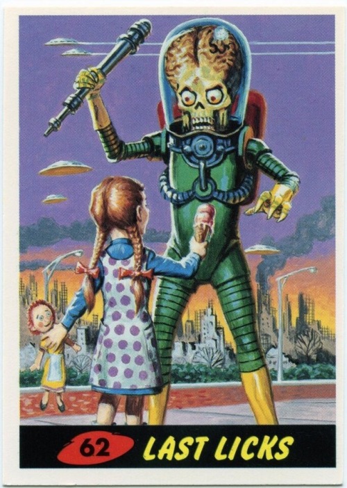 talesfromweirdland:‪MARS ATTACKS bubblegum cards—“space adventure bubble gum” cards, that is. ‬