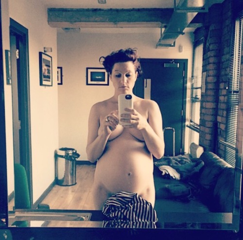 https://nakedsingersandmusicians.tumblr.com/post/160480356193