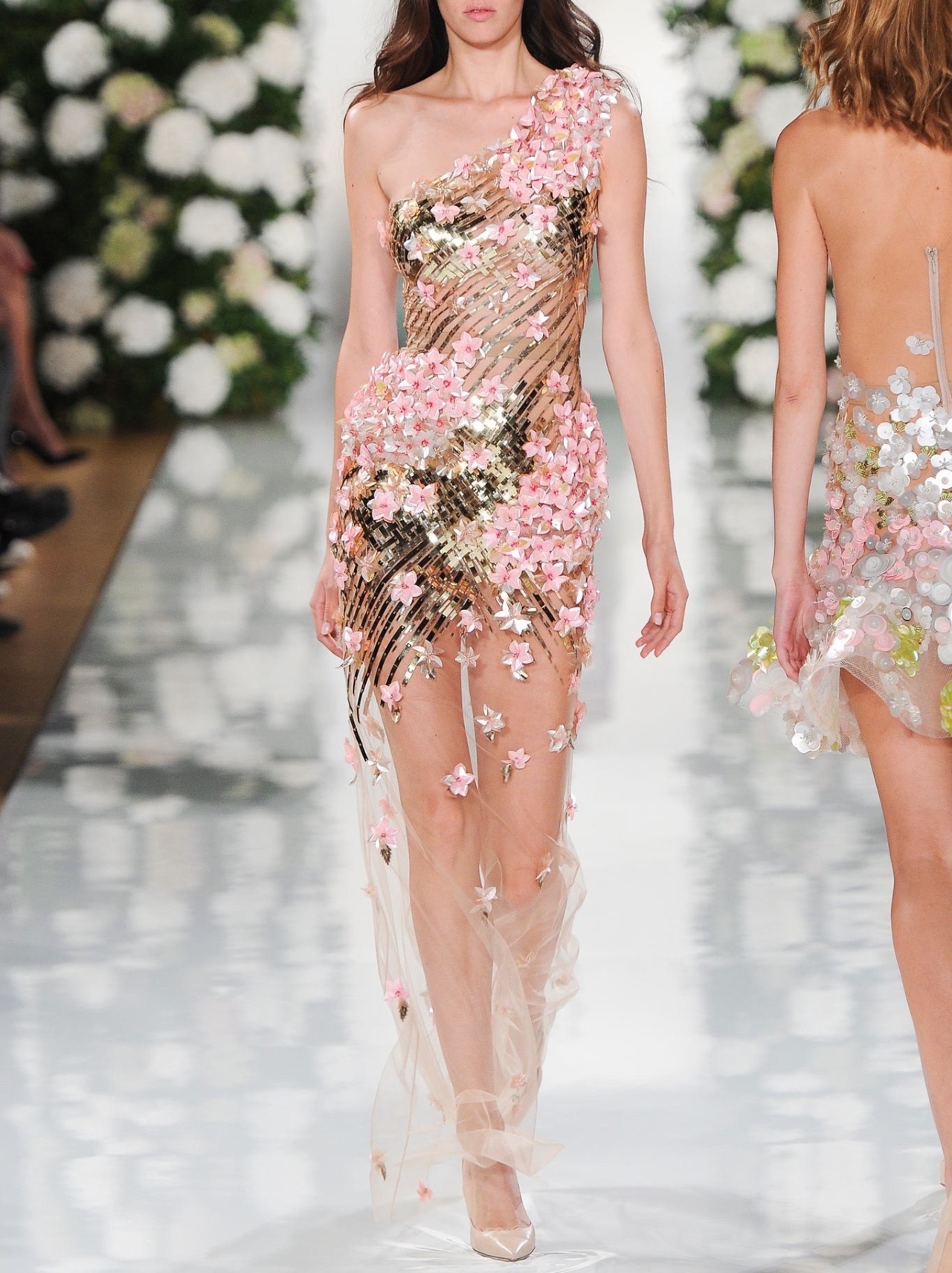 belleamira:  Florals Valentin Yudashkin Spring 2015 Ready-to-Wear 