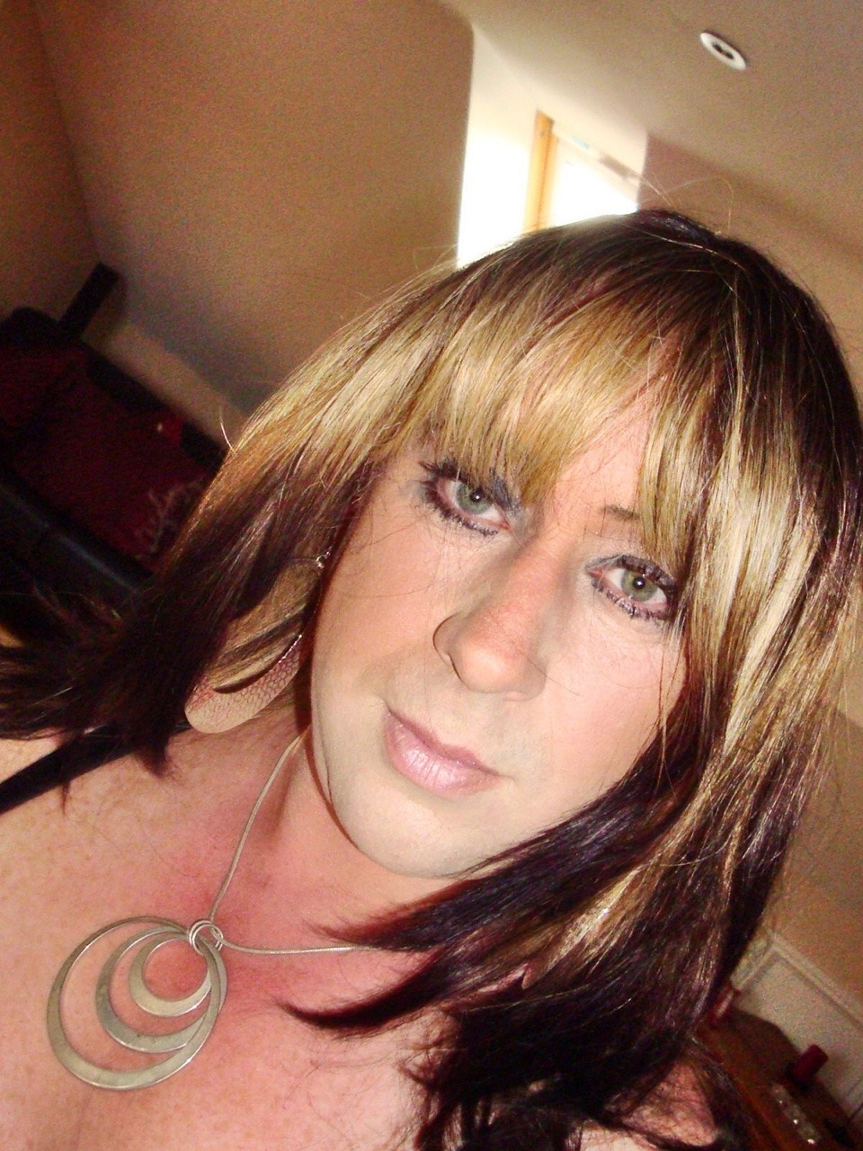 naughtypaigecd:  kirstysummers68:  Face pics for my picture making master xx  Gorgeous