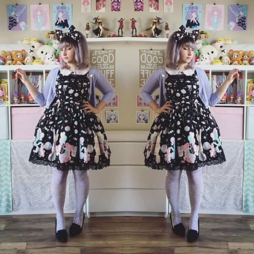 bububun:  My comm is having a swap meet today. I decided to wear lolita so I’m not tempted to 