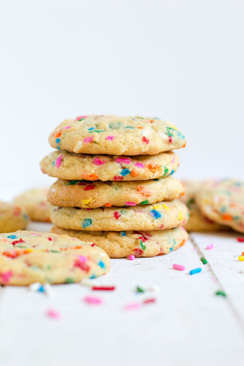 intensefoodcravings: These Funfetti Pudding Cookies are soft and chewy with the perfect a