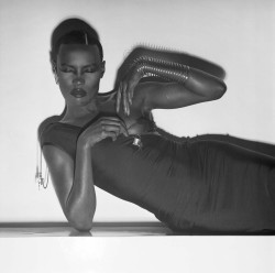 lustnspace:  Grace Jones 